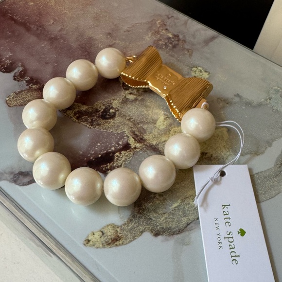 kate spade Pearl & Gold Bow Bracelet!!! - Picture 2 of 10